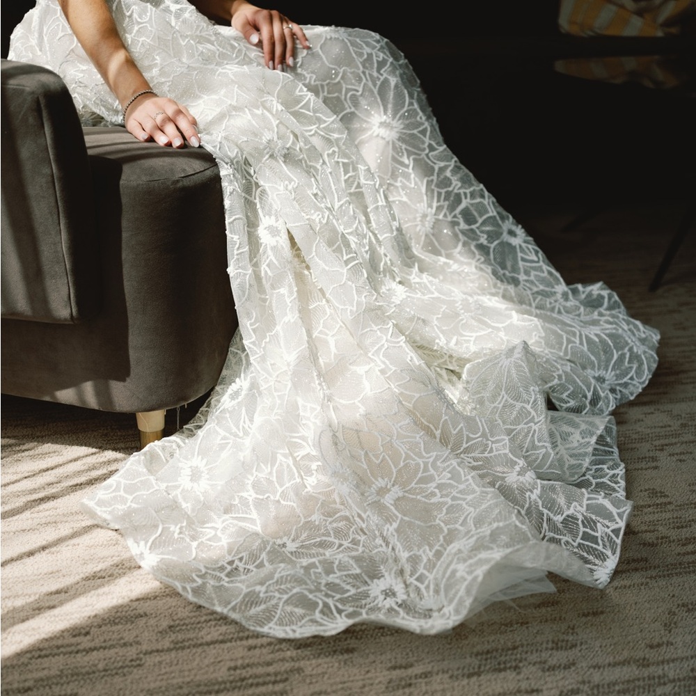 Pronovias Privée “The Jewels” 2024 Collection - Sanidine - Picture 12 of 14